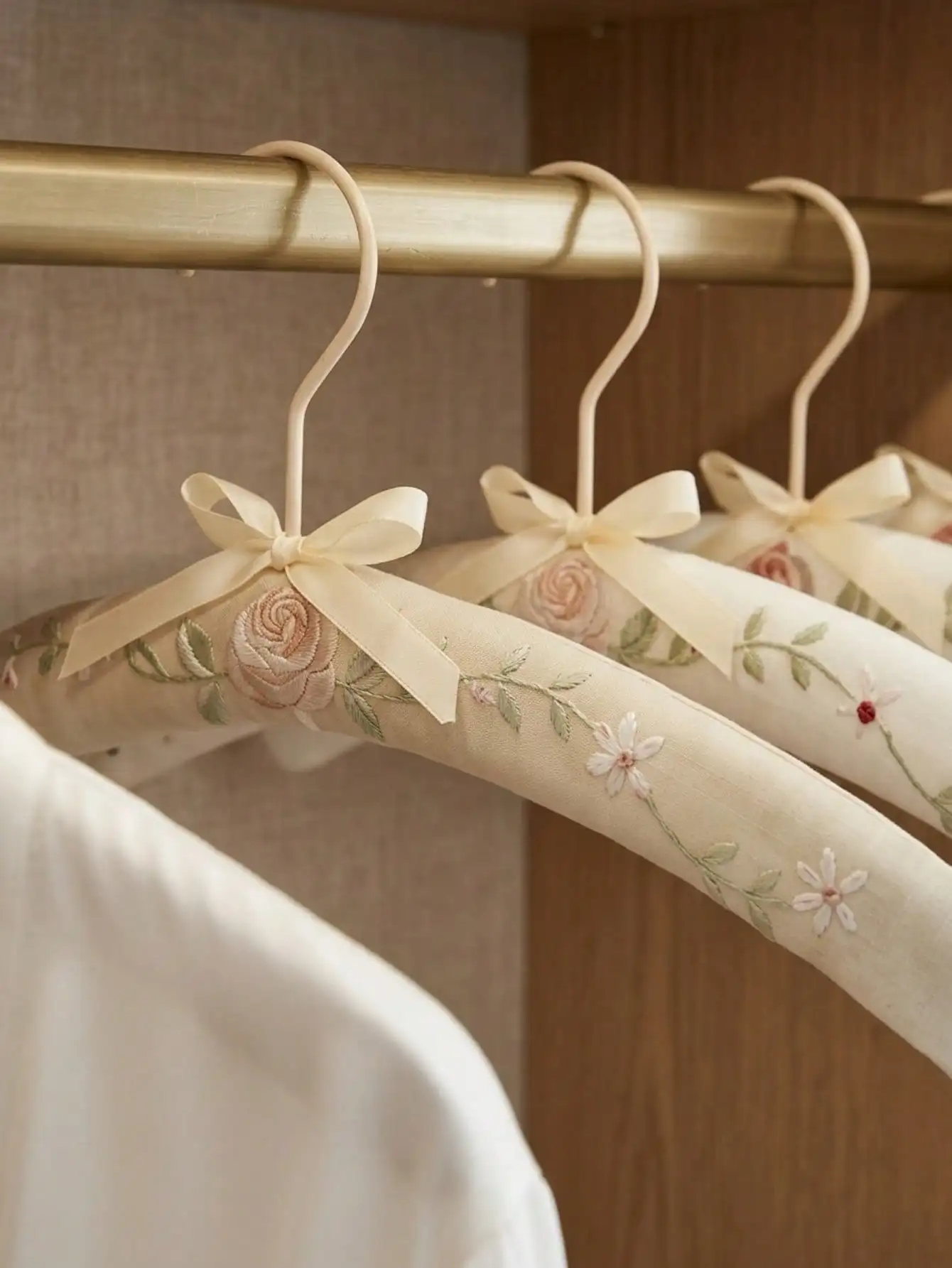 Embroidery-Covered Hanging Rac – Ribbon Bow Gift Bewertung und Preis